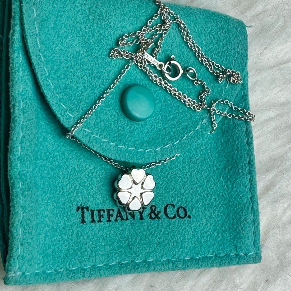 Authentic Tiffany & Co. Paloma Picasso Crown of Hearts Pendant Vintage Necklace